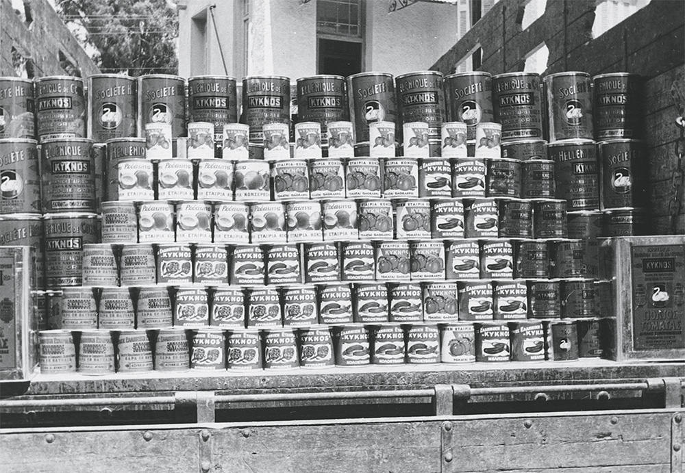 Canned products from the first decades of the the canning industry KYKNOS.